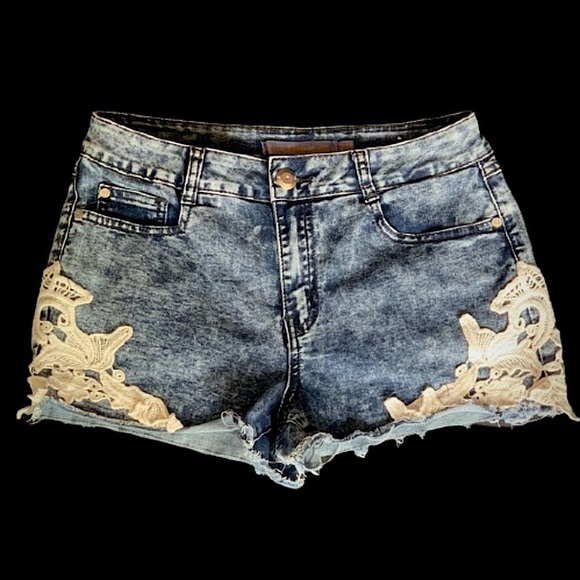 Boom Boom Jeans Acid Wash Crochet-Accented Shorts - Picture 2 of 5